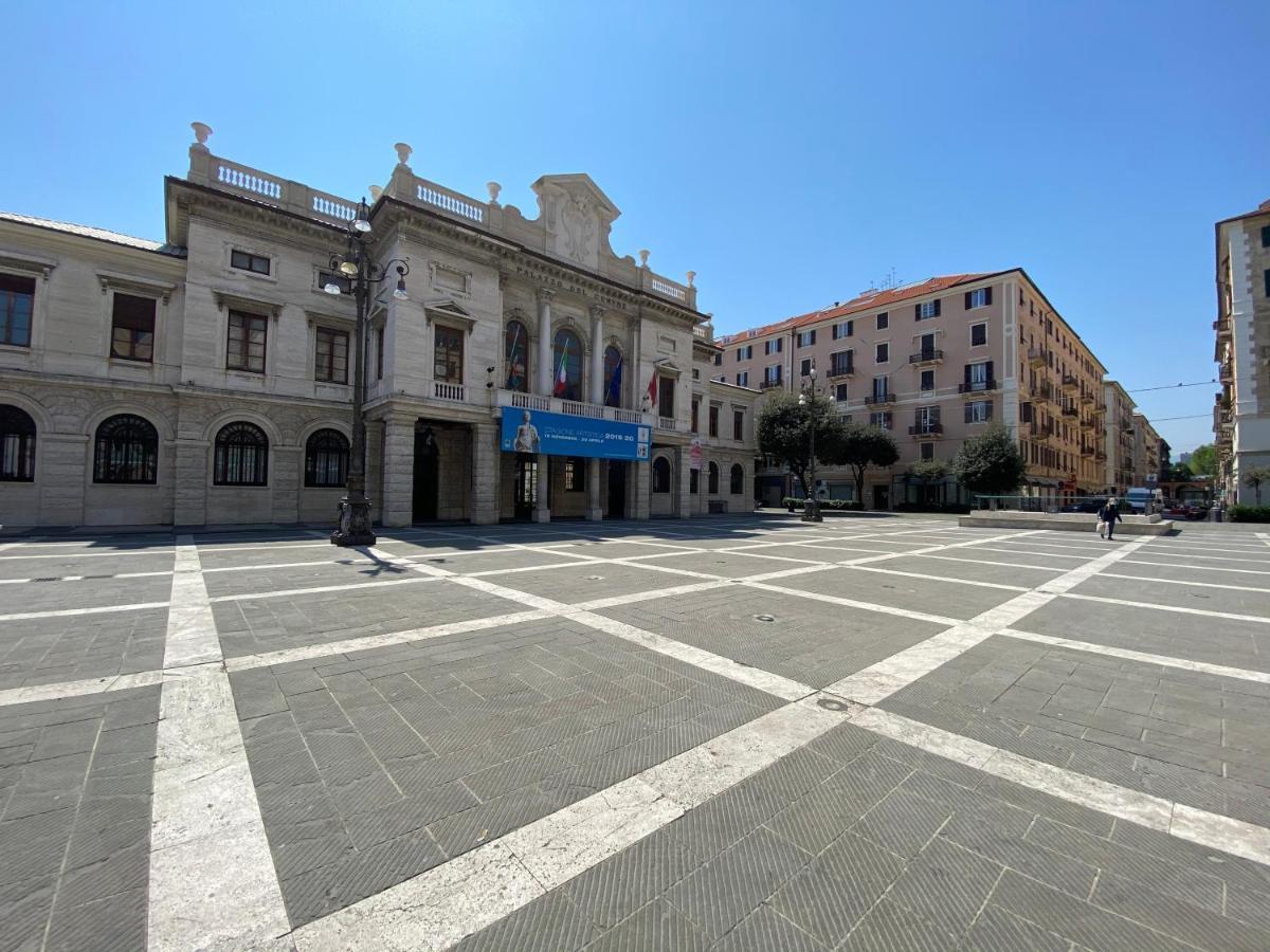 Ferienwohnung Mondo Vacanze Savona Exterior foto